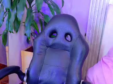 triana_crimson
