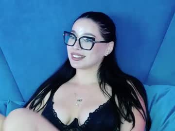 julisse_joy