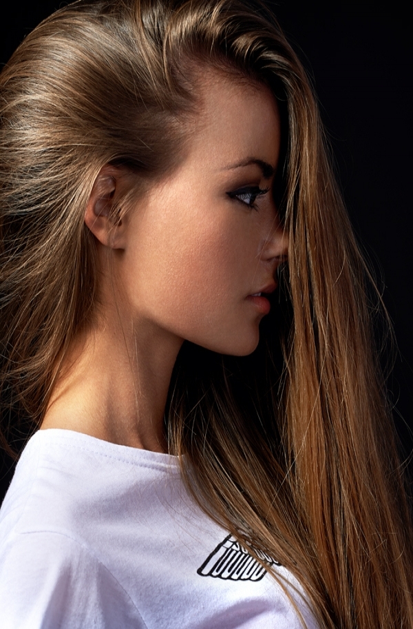 Brunettes — 24