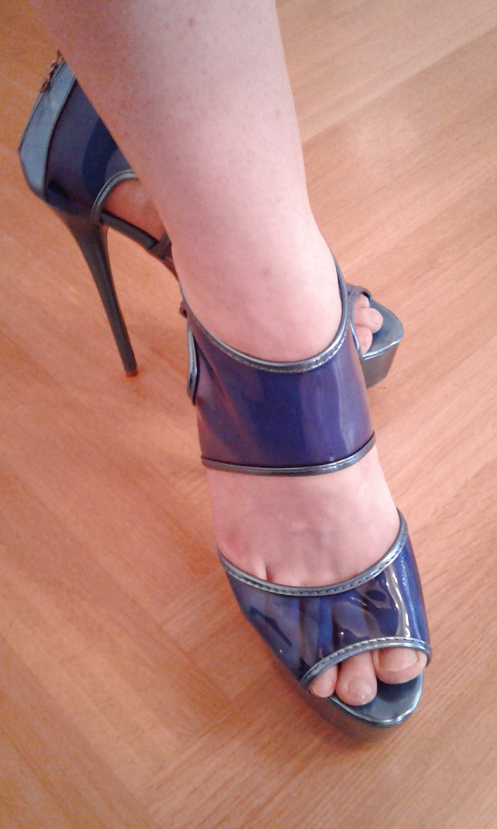 Sexy feet, High Heels, Cumshot — 7