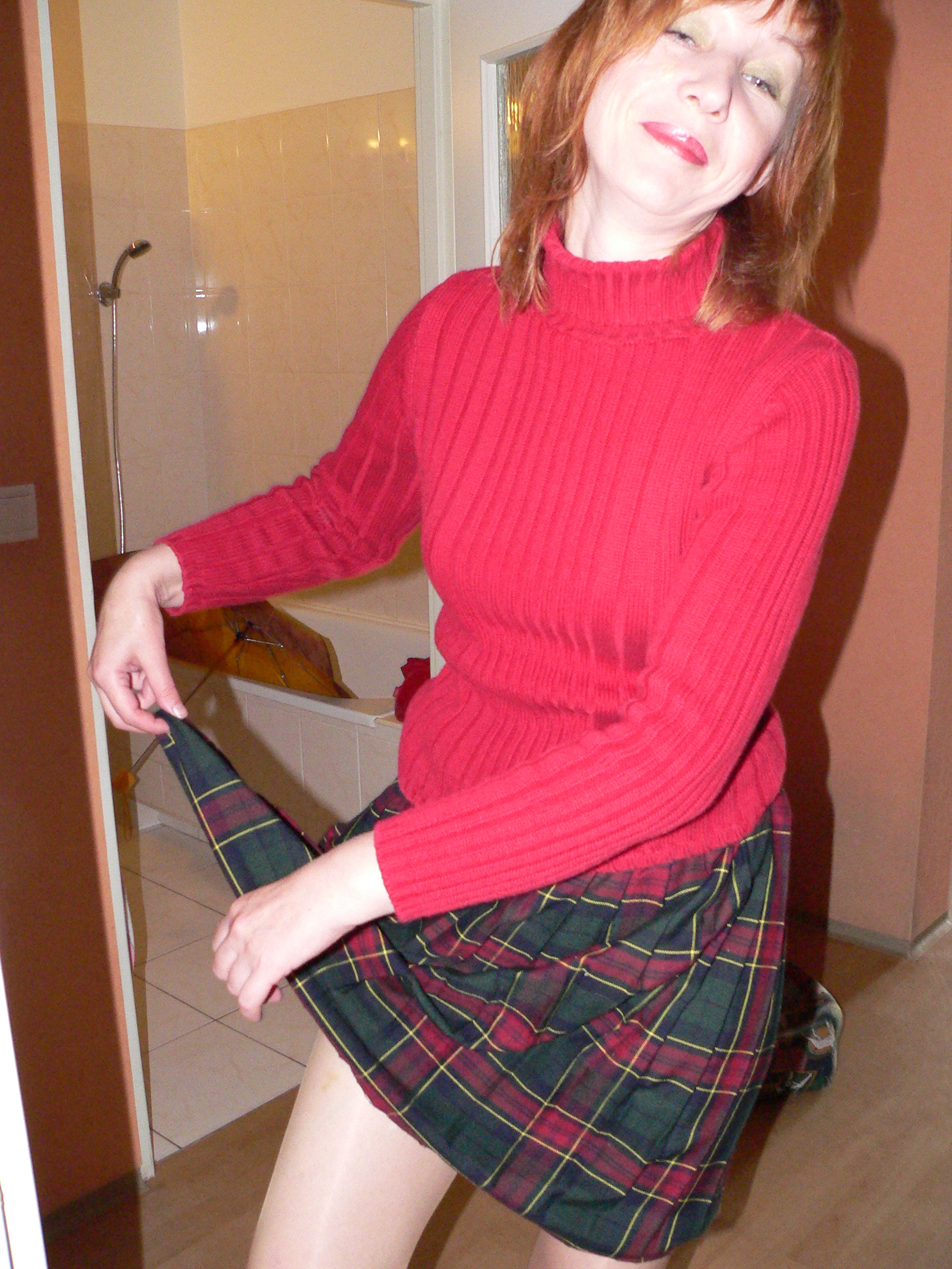 Adela's striptease at the kitchen — 13