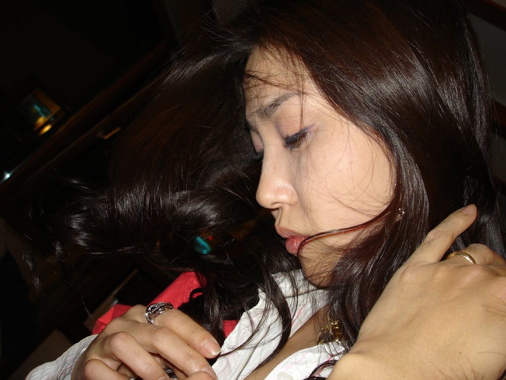 Korean Prostitute Entertaining A Client At The Hot — 6