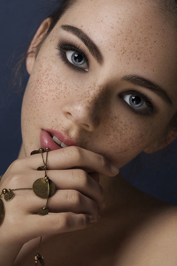 Brunettes — 20